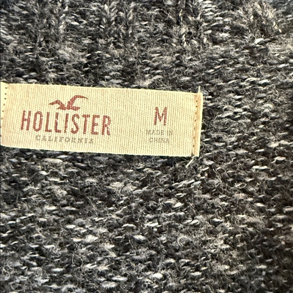 Hollister cozy open